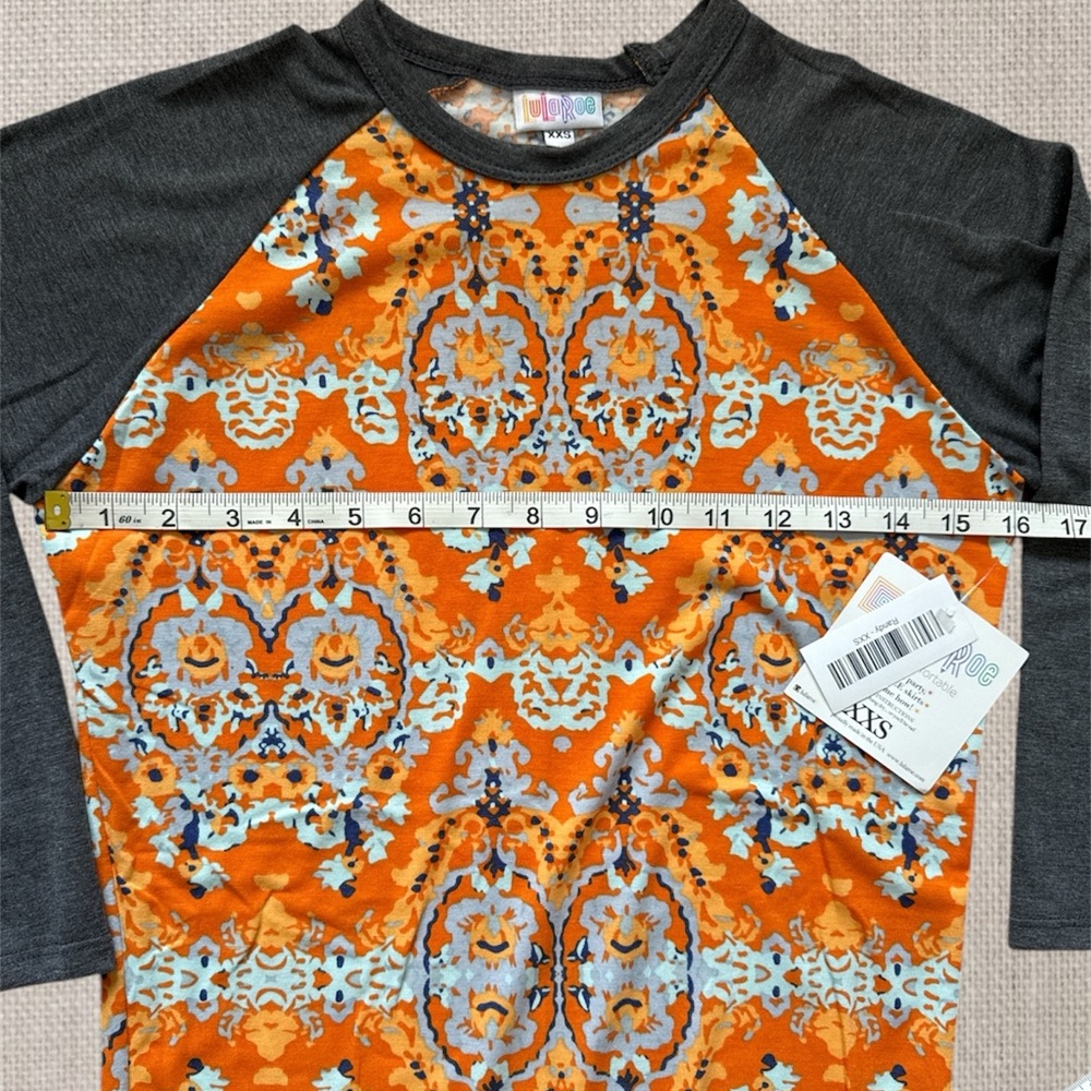 NWT LuLaRoe Randy Raglan Tee - Picture 2 of 3